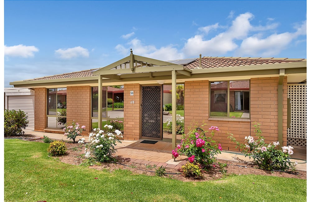 Crestview Retirement Village, Hillcrest Retirement Village, Retirement