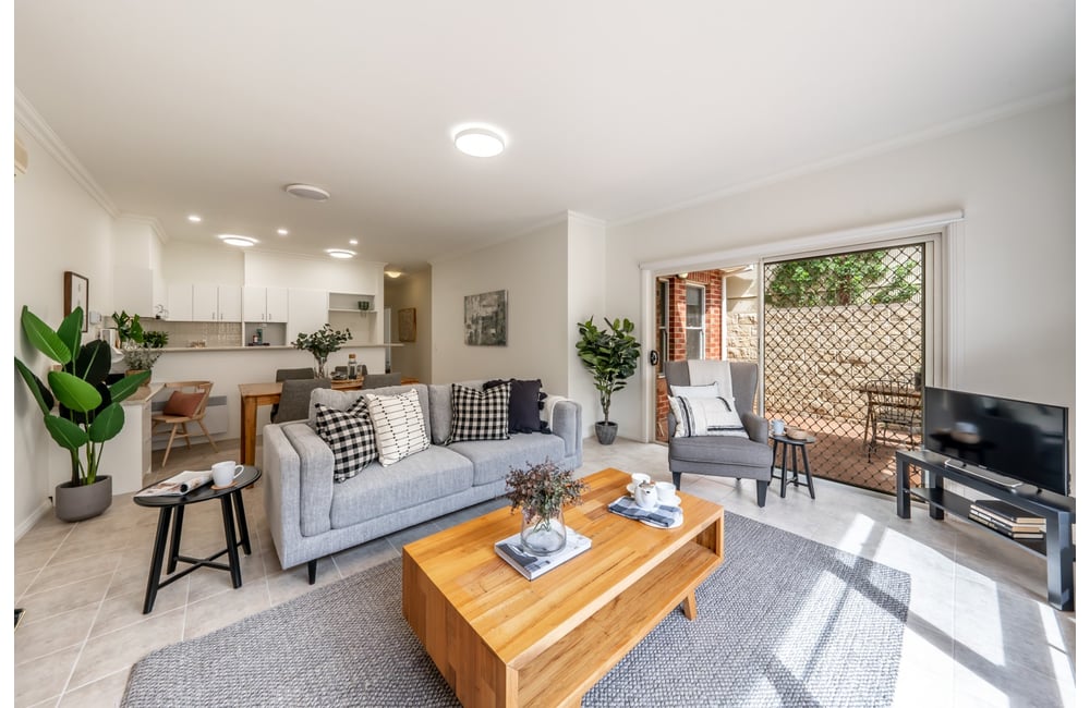 Bedford Heights Estate Southern Cross Care (SA, NT & VIC) Inc, Box