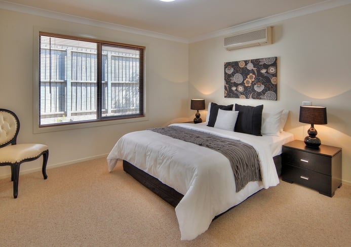 Distinctive 3 bedroom unit with sunroom to make the most of the QLD climate